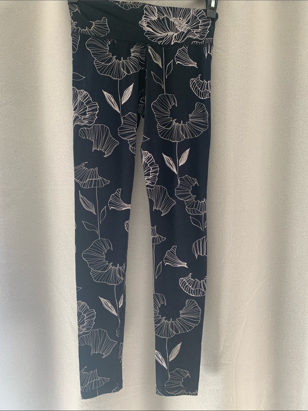 Women's Navy Floral Leggings - Comfortable Everyday Stretch - Picture 4 of 8